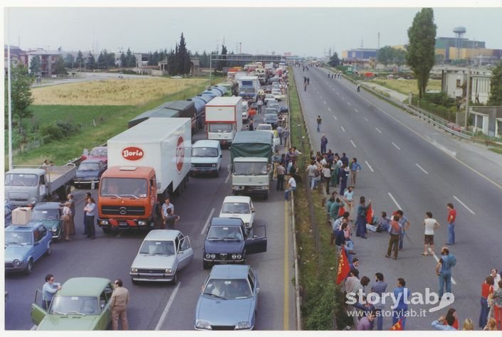 Dalmine - Sciopero Anni '60-70 Con Il Blocco Dell' Autostrada Bg -Mi