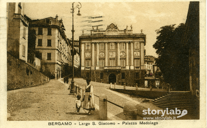 Bergamo - Largo S.Giacomo - Palazzo Medolago