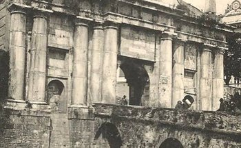 Porta San Giacomo: magnificenza e difesa