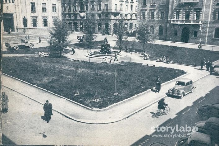 Piazza dante anni Cinquanta.jpg