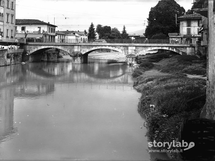 Ponte Sul Fiume