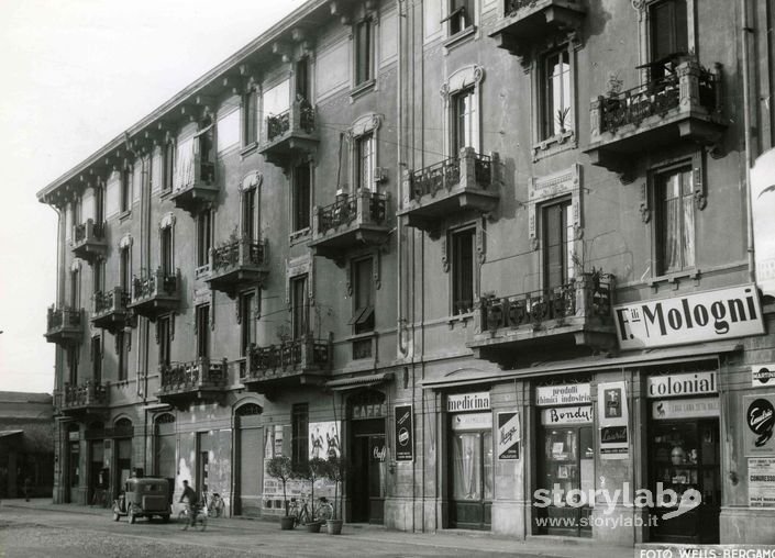 Esercizi commerciali In Piazza Sant’Anna