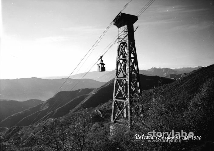 Dall'alto della funivia di Valcava