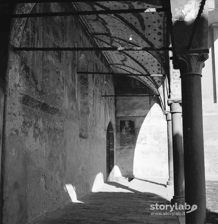 Portico affrescato, Oratorio dei Disciplini