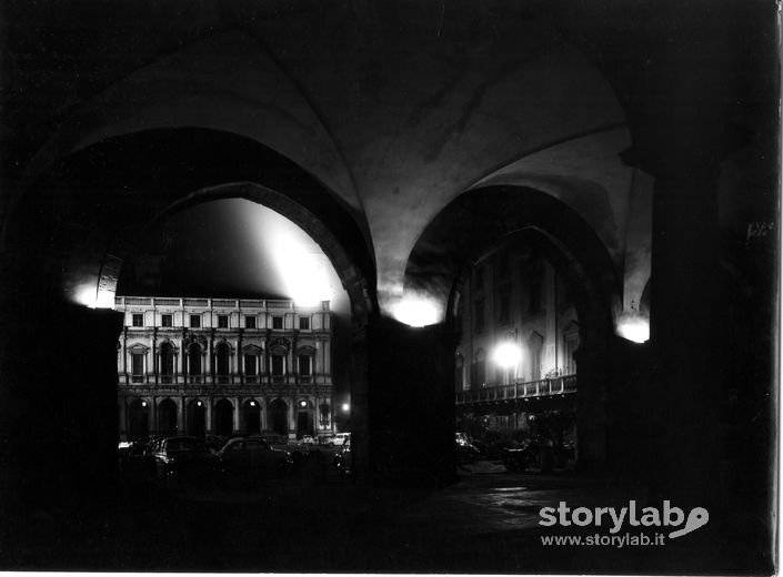 Luci e ombre su Piazza Vecchia