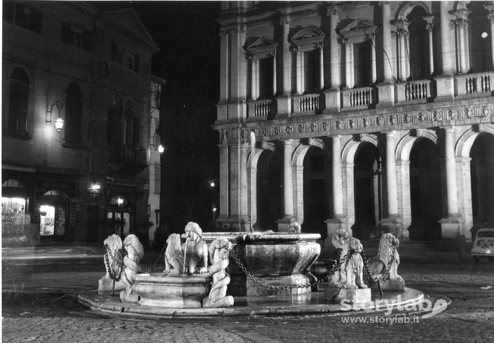 Fontana del Contarini in notturna
