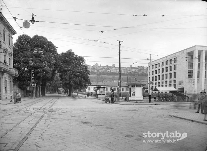 Tram in viale Vittorio Emanuele II