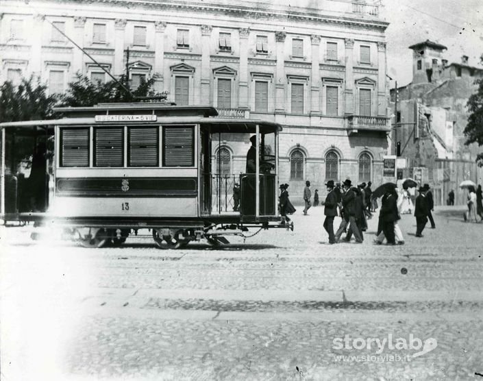 Tram in Piazza Matteotti