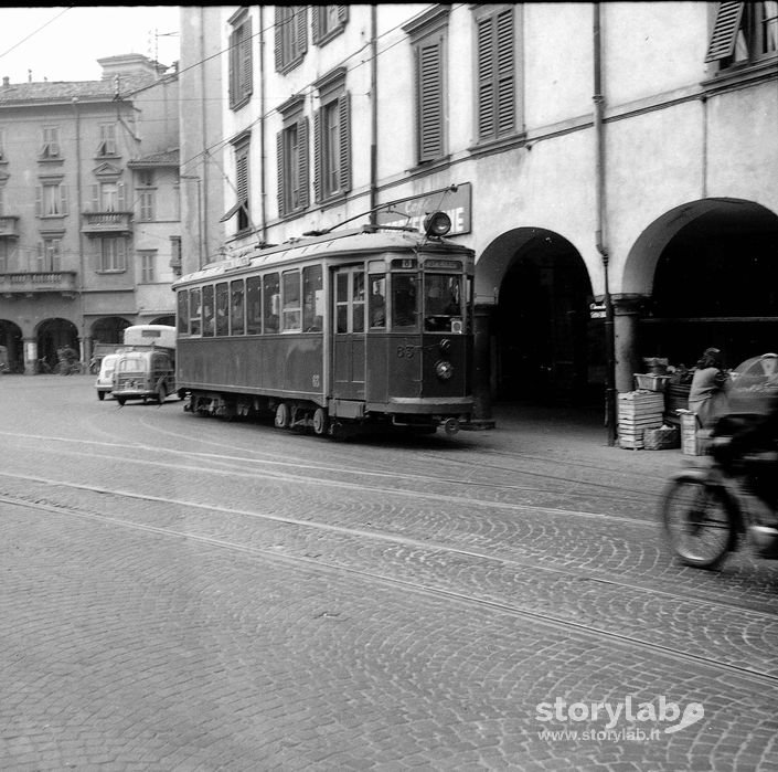 Tram In Piazza Pontida