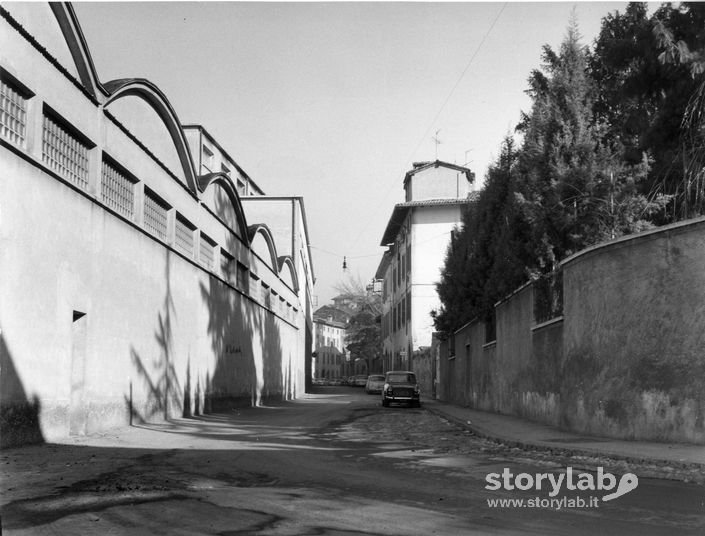 Automobili in Via San Lazzaro