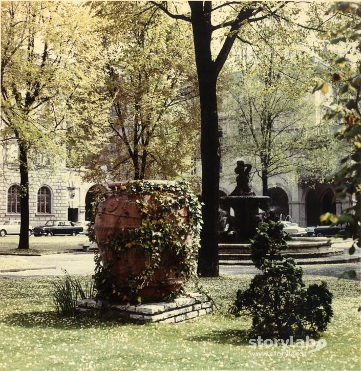 Piazza Dante a colori