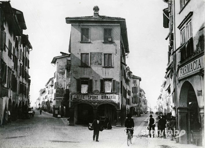 Largo Cinque Vie, Bergamo