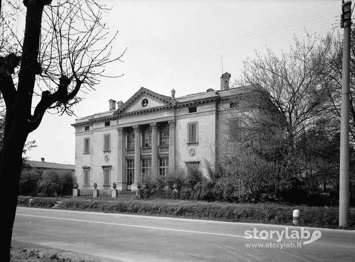 Villa Gambarini Cagnola Giavazzi