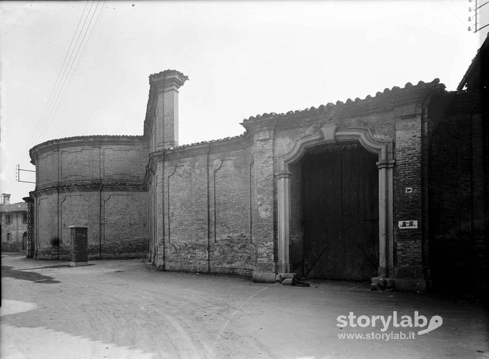 Porta di Palazzo Visconti