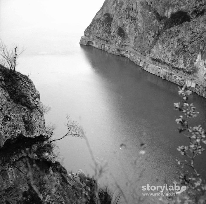 La strada nella roccia sul lago d'Iseo