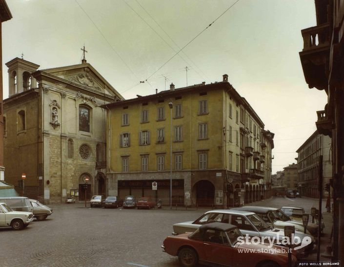 Largo Rezzara a colori