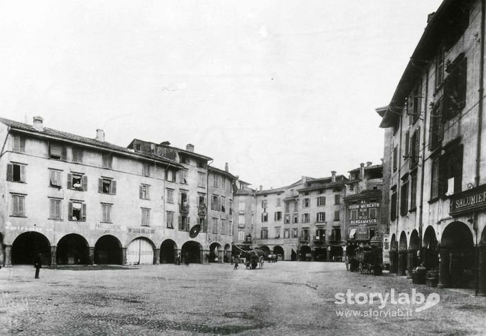 Piazza Pontida