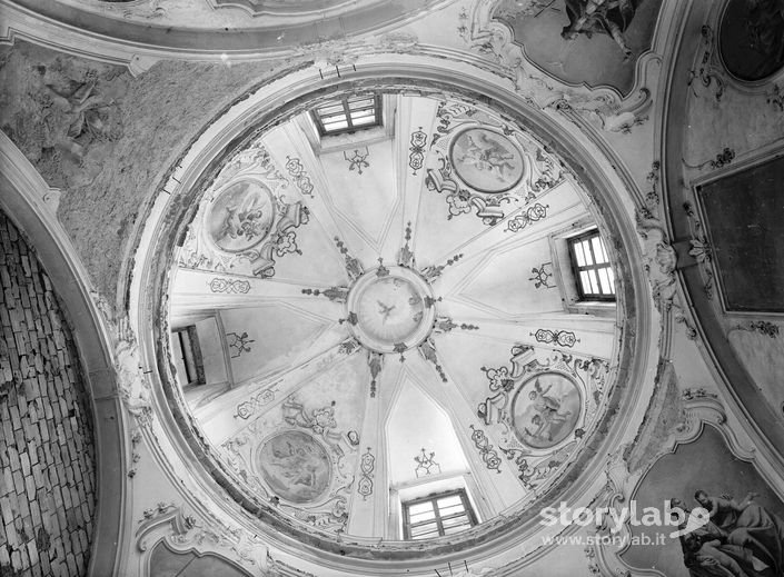 Cupola con affreschi