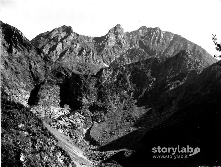 Vista del Pizzo Cappuccello e del Pizzo Cavrèl