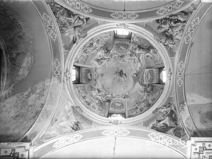 Cupola con affreschi