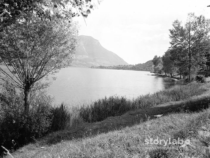 Scorcio di lago