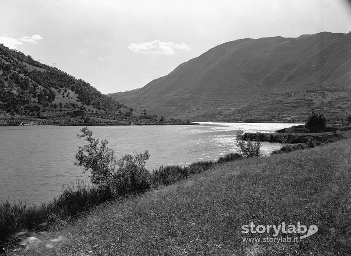 Vista su lago