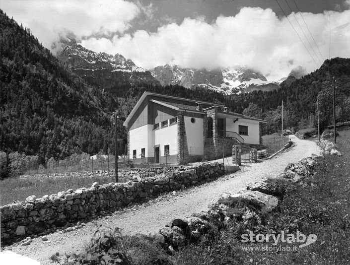 Scuola elementare di Valcanale, Ardesio