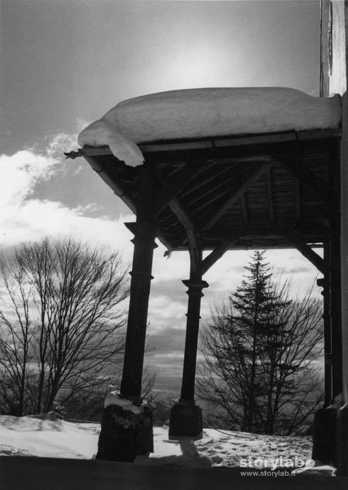 Porticato innevato al Passo della Presolana