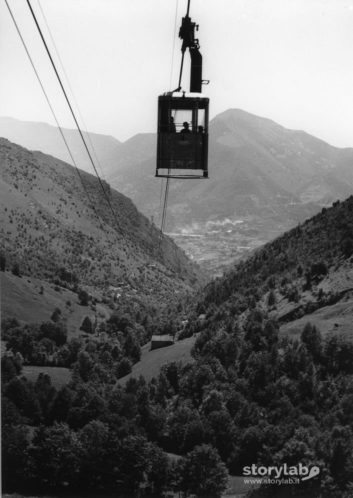 Vista a valle dalla funivia