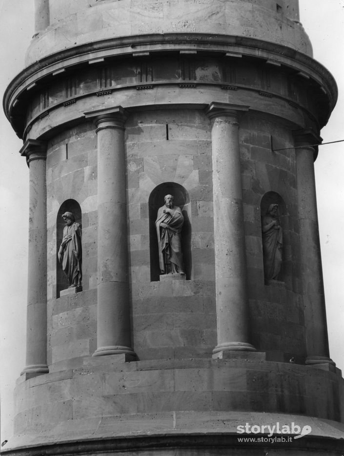 Dettaglio del campanile di Urgnano