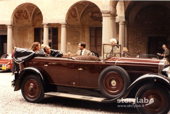 Auto d'epoca al Castello