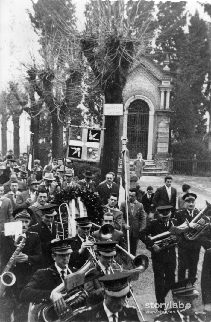 Corteo In Prossimità Della Cappella Di Don Bosco