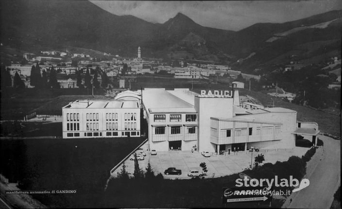 Vista Sulla Fabbrica 