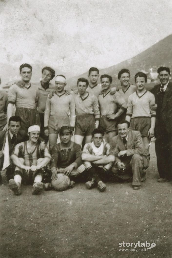 Gianni Radici, Anni Quaranta, Giocatore Della Squadra Società Calcio Leffe.