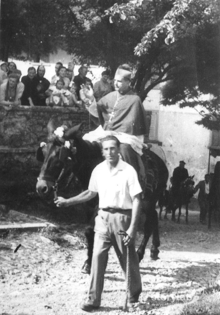 Vescovo Piazzi A Cavallo Con Capelli Santo