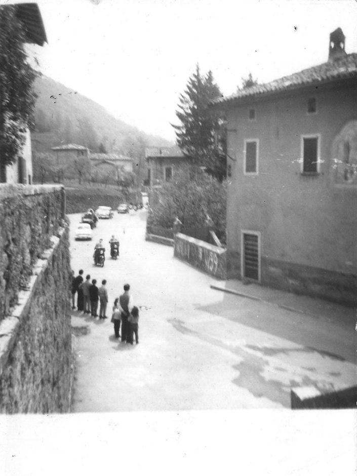 Strada Tra Asilo E Casa Parrocchiale