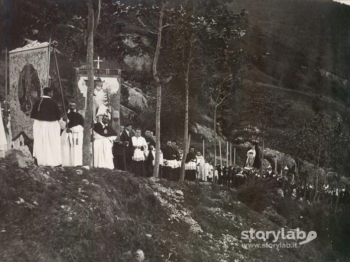 Processione Per L'Incoronazione