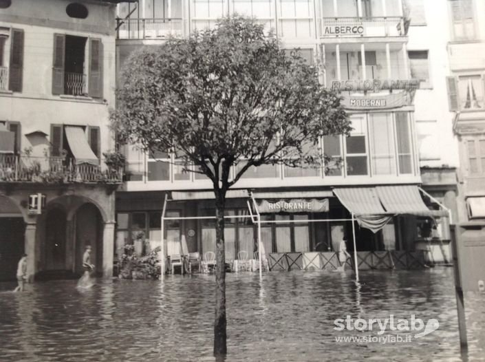 Lovere 1960, alluvione. Fografo Brasi