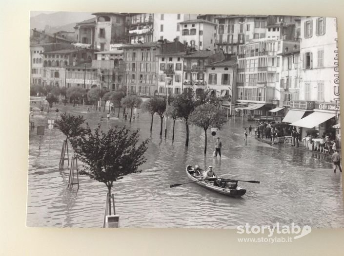 Lovere 1960, alluvione. Fotografo Brasi