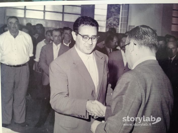 Lovere. Premiazione dei dipendenti dello Stabilimento ILVA, anni 50/60