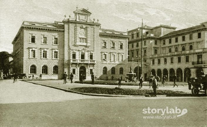 Piazza Dante - Nuova Sede Camera Di Commercio