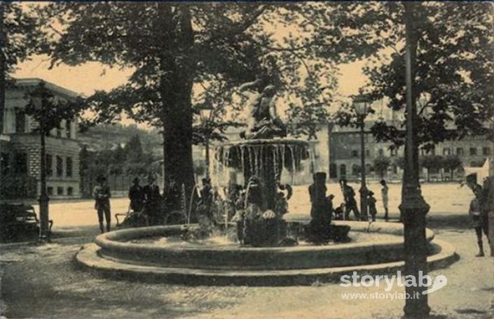 Antica Fontana Della Fiera (Piazza Dante)