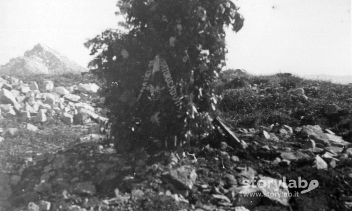 Monte Menna, In Ricordo Degli Aviatori Caduti