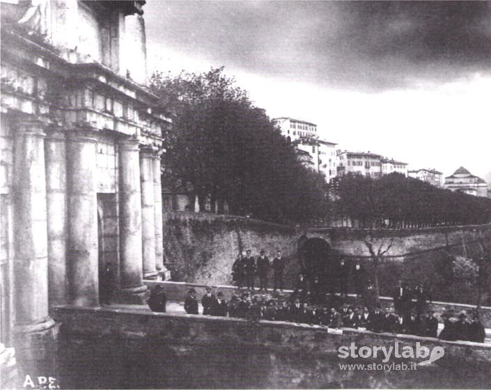 Davanti A Porta San Giacomo