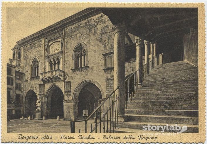 Piazza Vecchia Anni 40