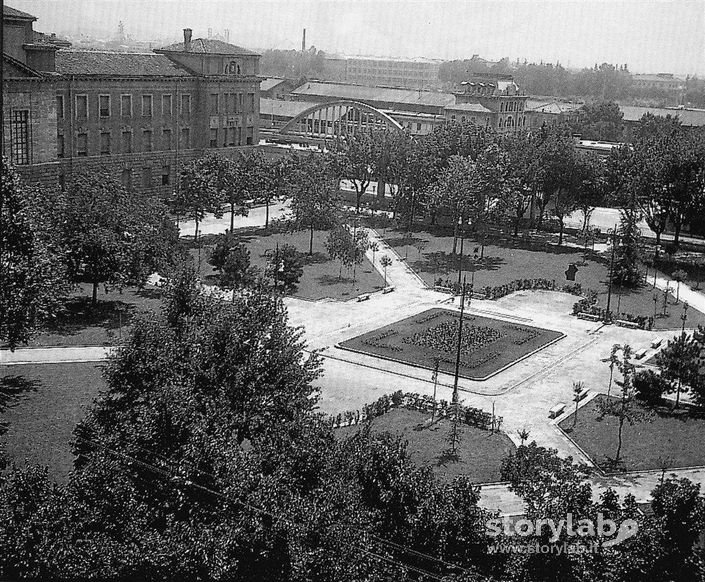 Bergamo - Piazzale Istituto Tecnico Vittorio Emanuele Anni 50