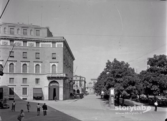 Piazza Matteotti - Bergamo fine anni '50