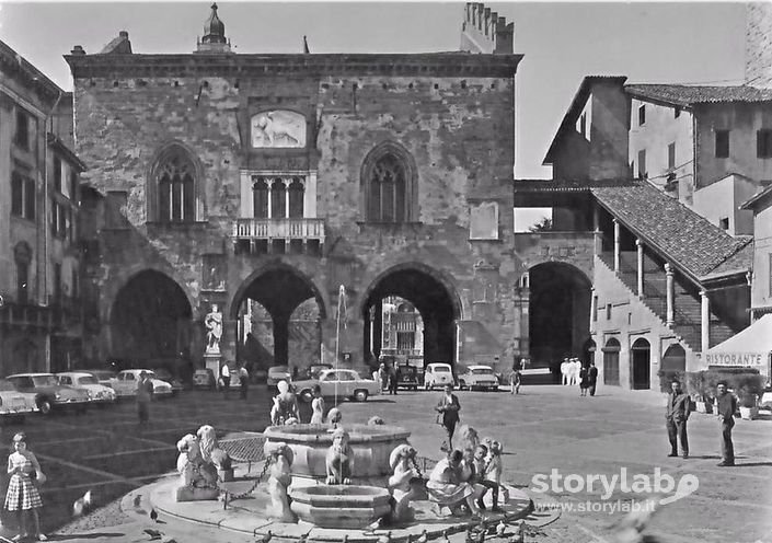 Piazza Vecchia - anni 60