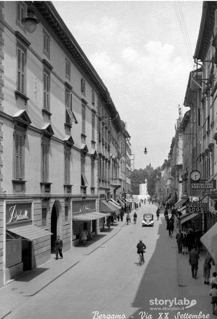 Via XX Settembre - Bergamo primi anni 40