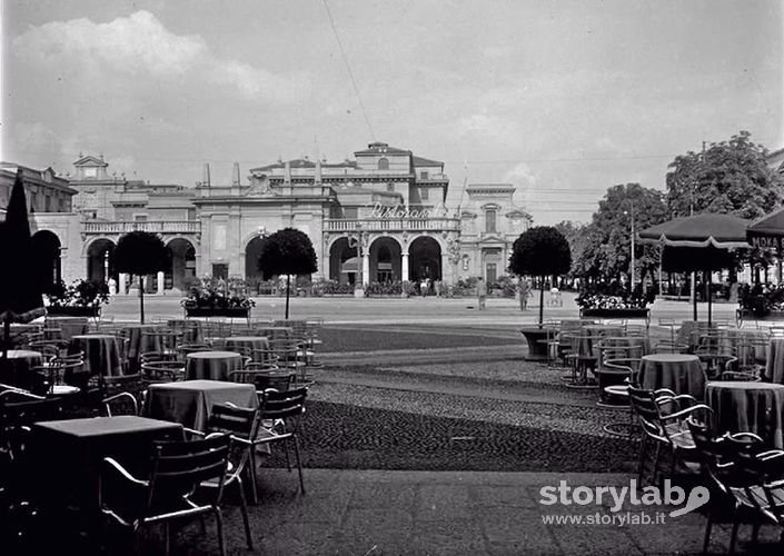 Piazza Vittorio Veneto - Bergamo anni 60